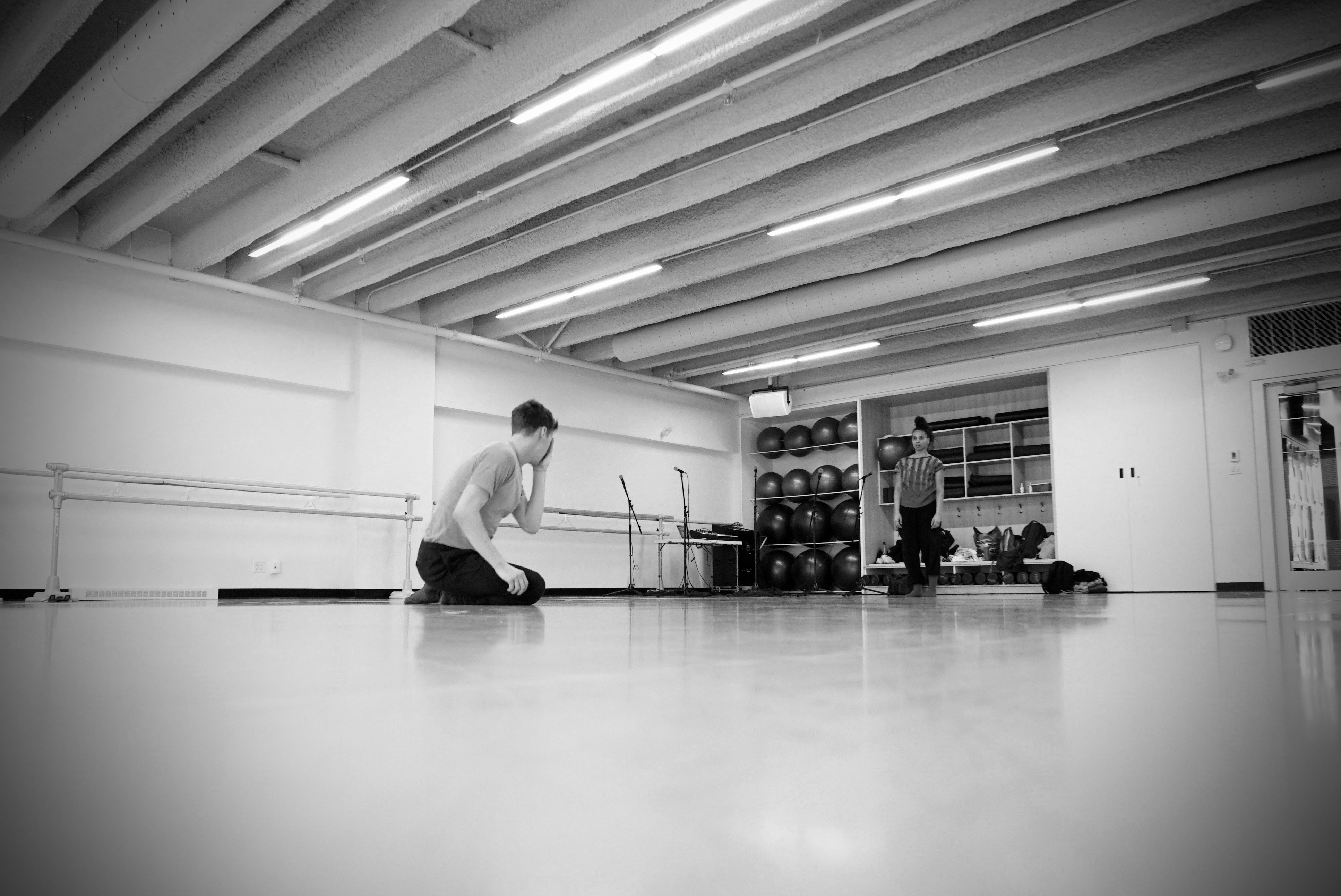 Mélanie Demers en création avec les Finissants de L'École de danse de Québec