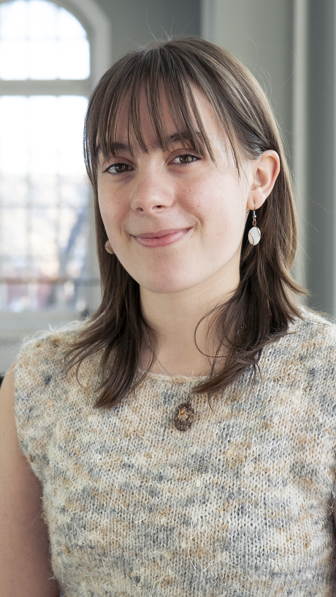 Portrait de Sara Nadon